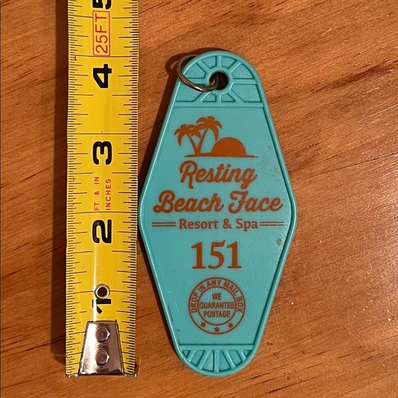 Retro hotel style key tag. Beach vibes 🏝 - Picture 3 of 4
